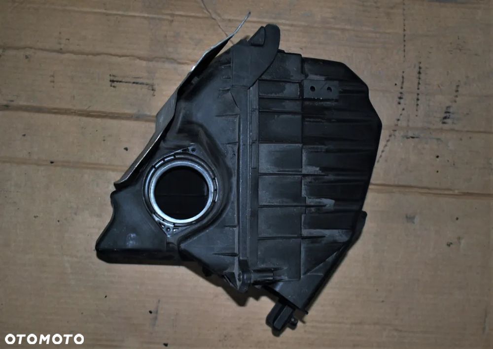 Obudowa Filtra Powietrza Seat Exeo 2.0 TDI - 2