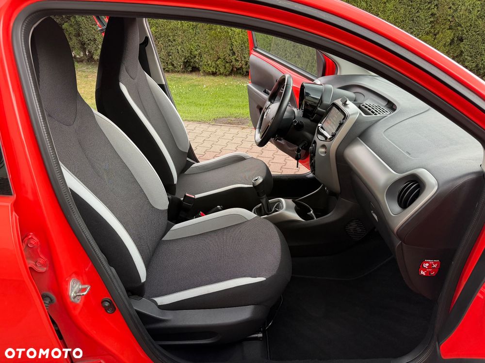 Toyota Aygo x-clusiv - 33