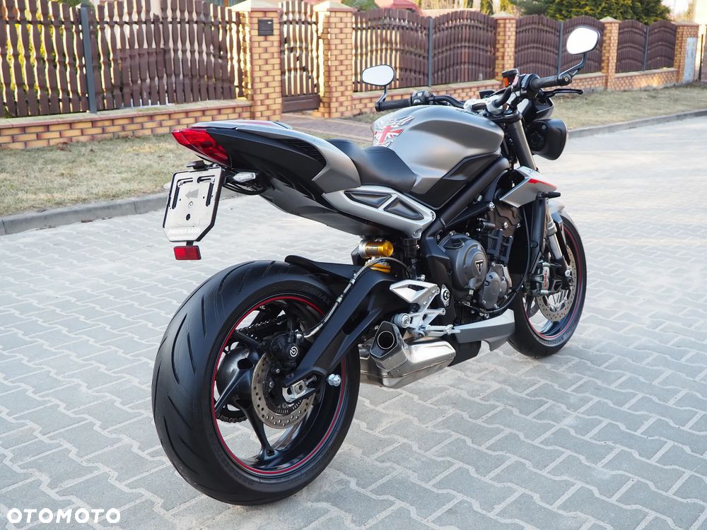 Triumph Street Triple - 13