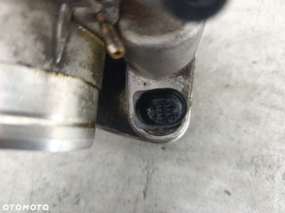 PRZEPUSTNICA VW PASSAT B5 FL 06B133062P 1.6 8V - 8