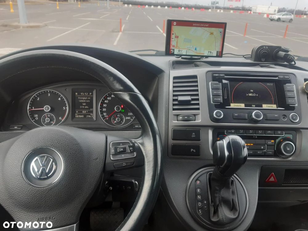 Volkswagen Caravelle - 12