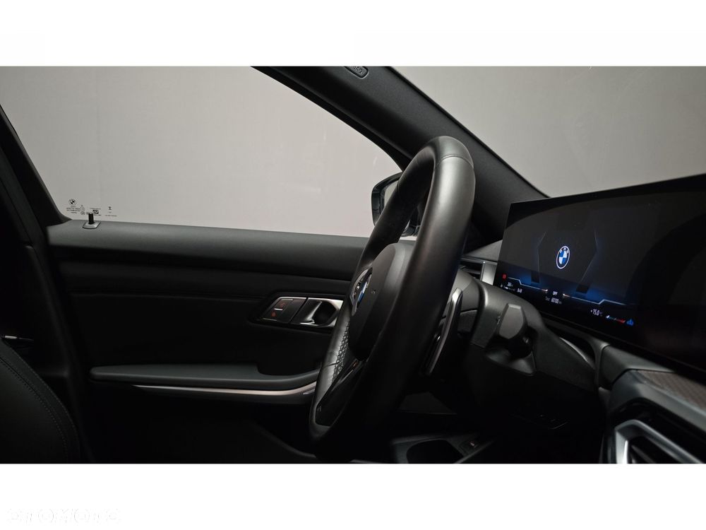 BMW Seria 3 320d xDrive M Sport - 28