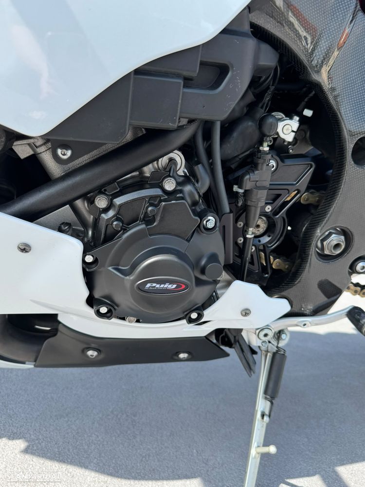 Yamaha YZF R1 - 11