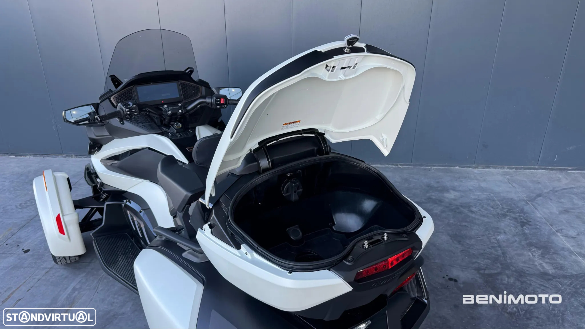 Can-Am Spyder RT Limited Sea-To-Sky - 16