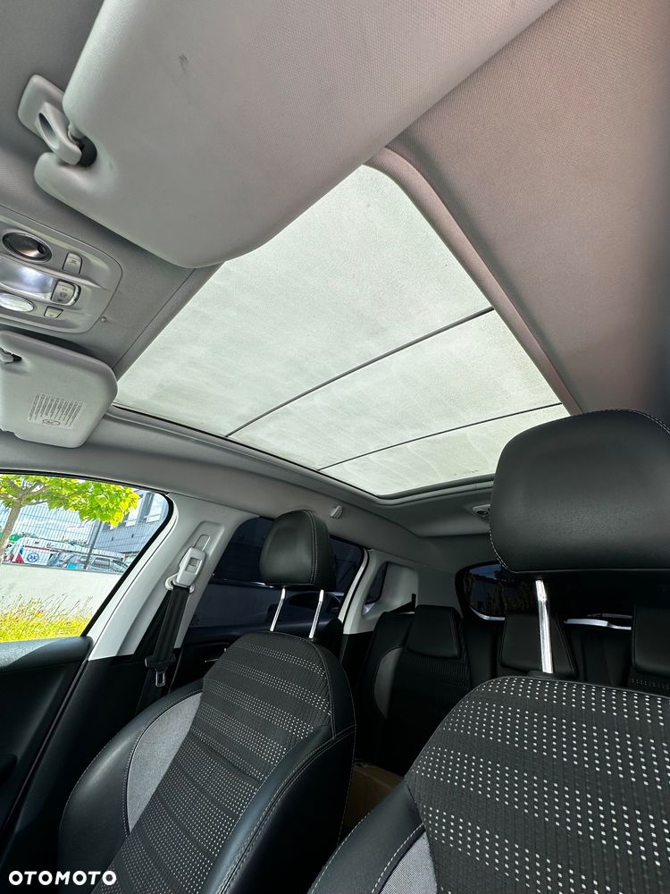 Peugeot 2008 1.6 e-HDi Allure S&S - 23