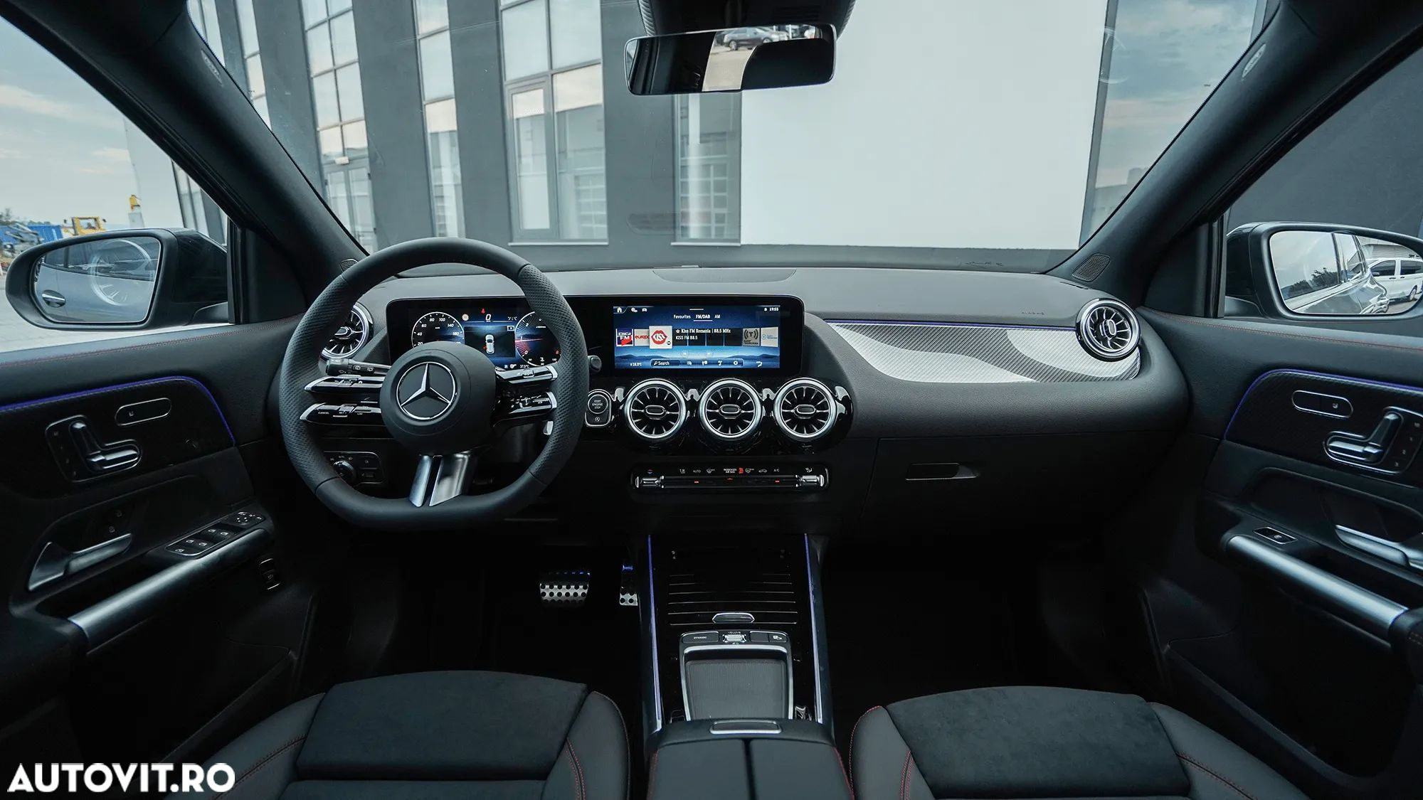 Mercedes-Benz GLA - 8