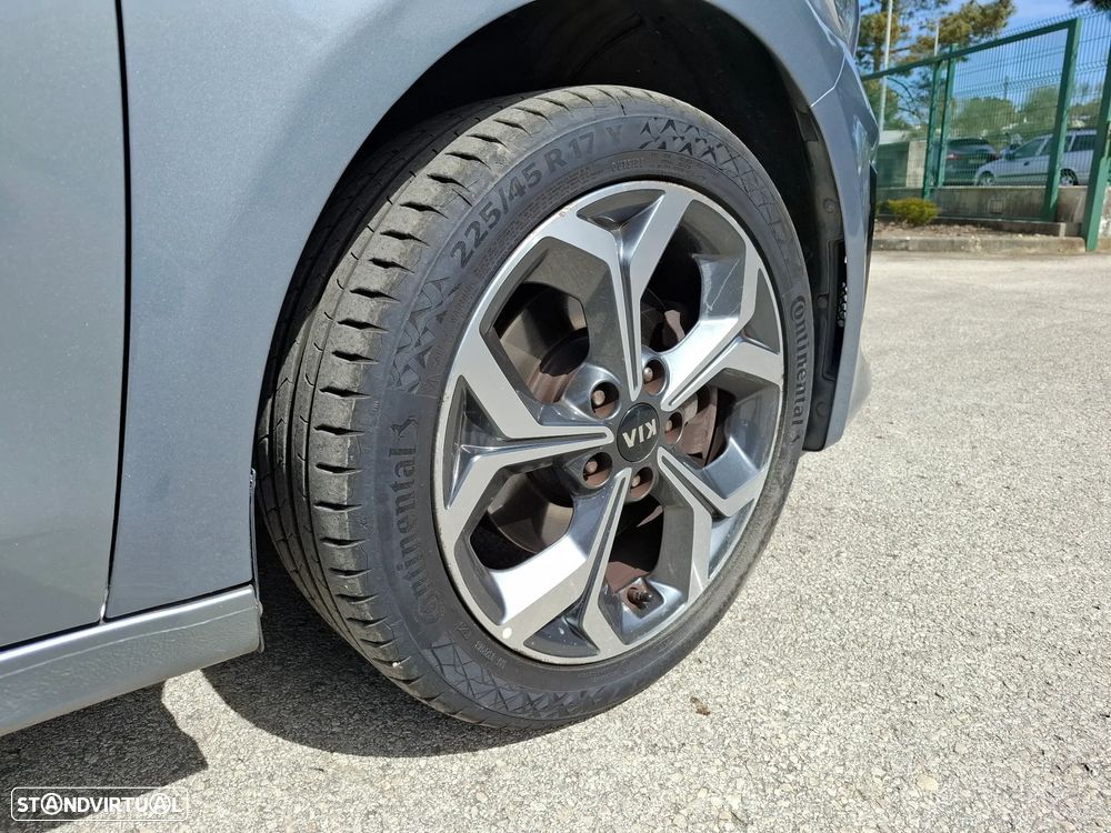 Kia Ceed SW 1.6 CRDi TX+SRF - 10
