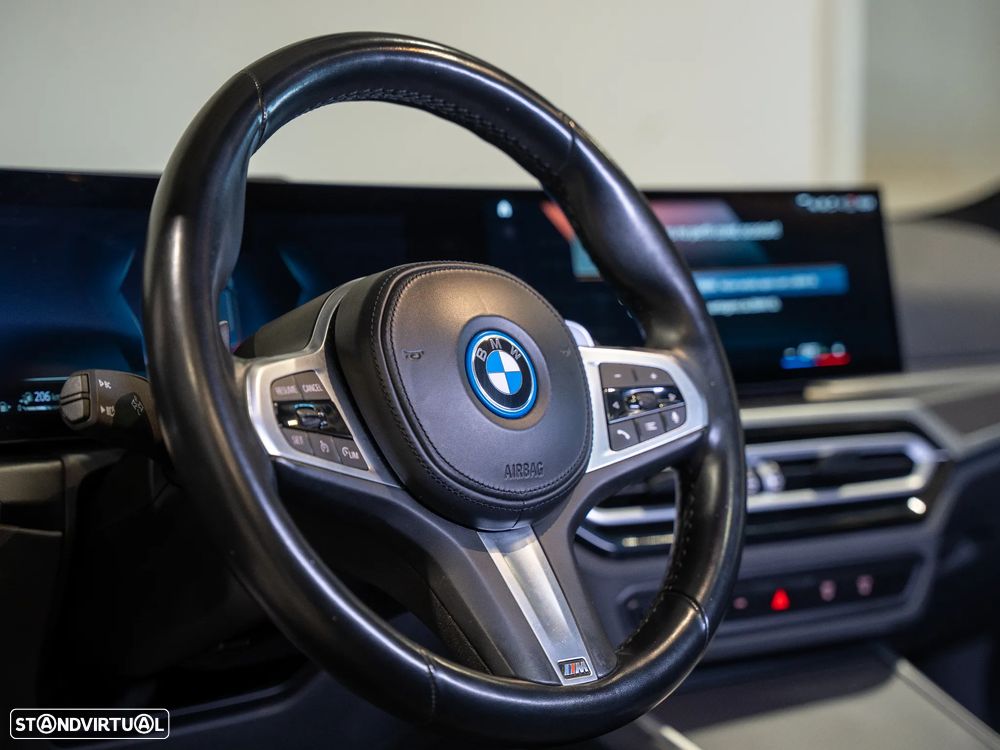 BMW 330 e Pack Desportivo M Pro Auto - 9