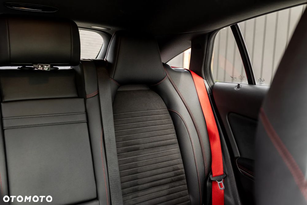 Mercedes-Benz CLA 250 4Matic 7G-DCT Sport - 26