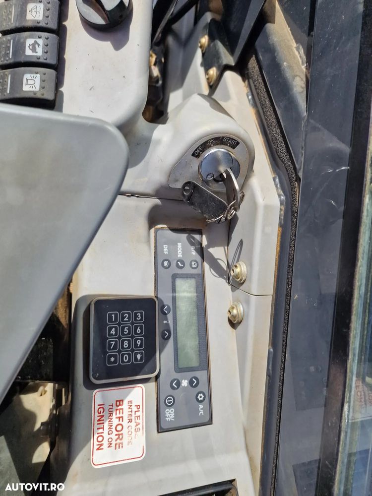 Hitachi ZX65-6, 2023, 1.208h, Masa operationoala 6,5t, lamaAd sapare 5m, CUPLA RAPIDA HIDRAULICA +3 CUPE NOI, senile cauciuc PAD 90% ok, Inst picon, Aer conditionat, Sistem antifurt, Ridica 3t, posibilitate leasing 4 ani, STARE CA NOU-PROMOTIE 55.900 EUR+Tva - 31