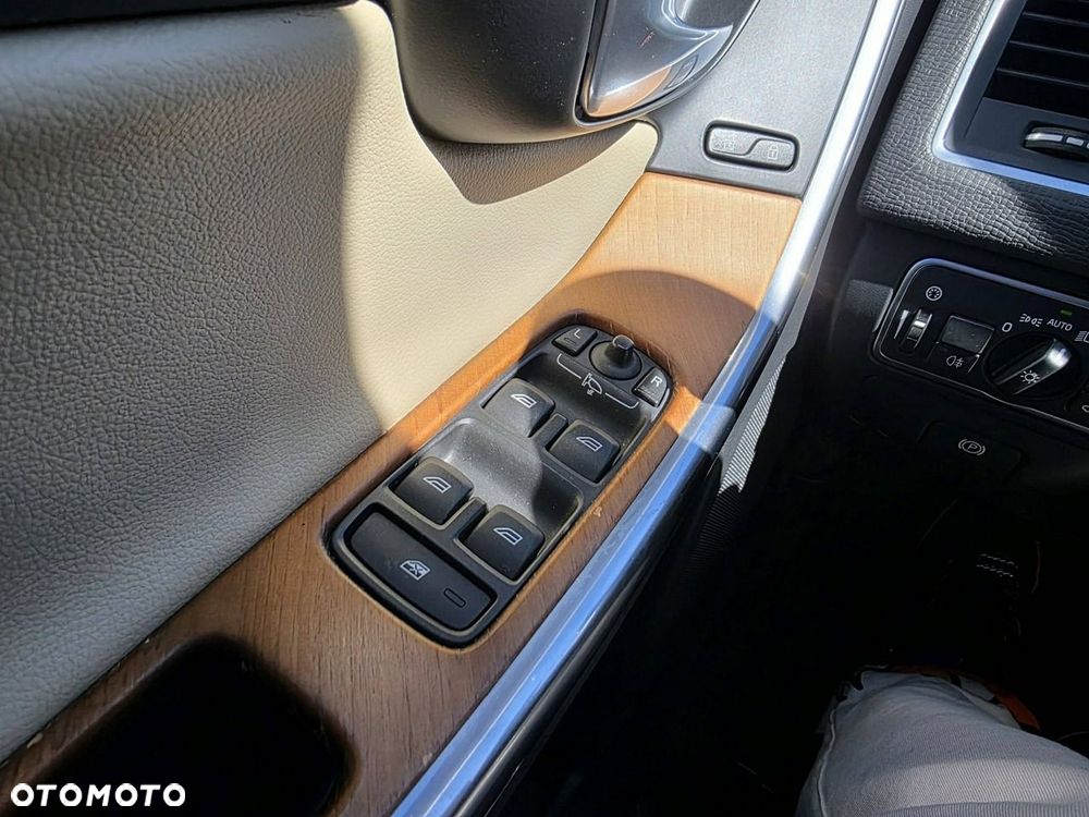 Volvo XC 60 T5 Geartronic Kinetic - 11