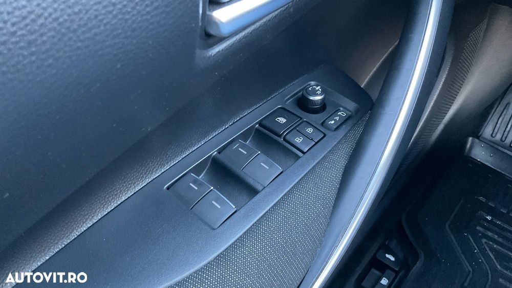 Toyota Corolla Sedan 1.8 HSD Dynamic - 29