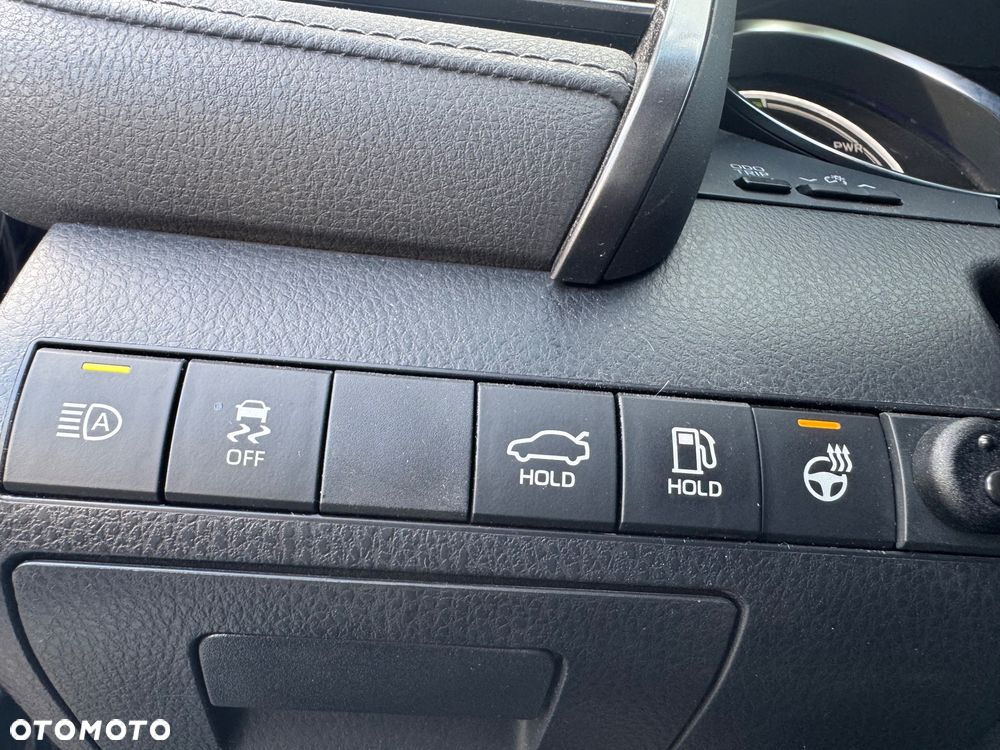 Toyota Camry 2.5 Hybrid Executive CVT - 19