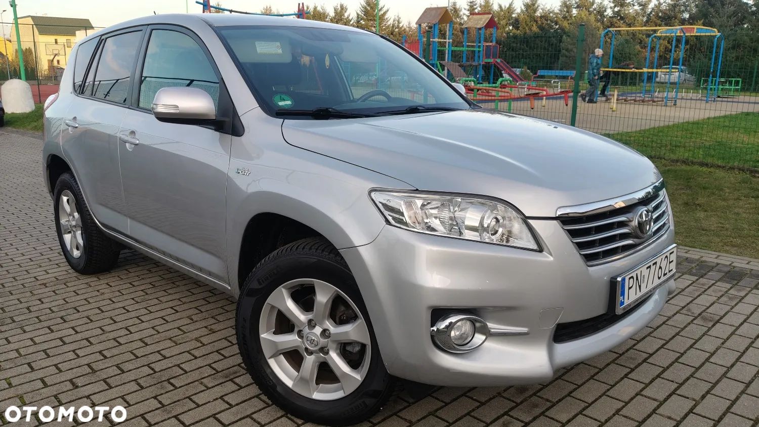 Toyota RAV4 - 1
