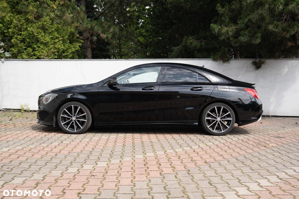Mercedes-Benz CLA 180 7G-DCT - 7