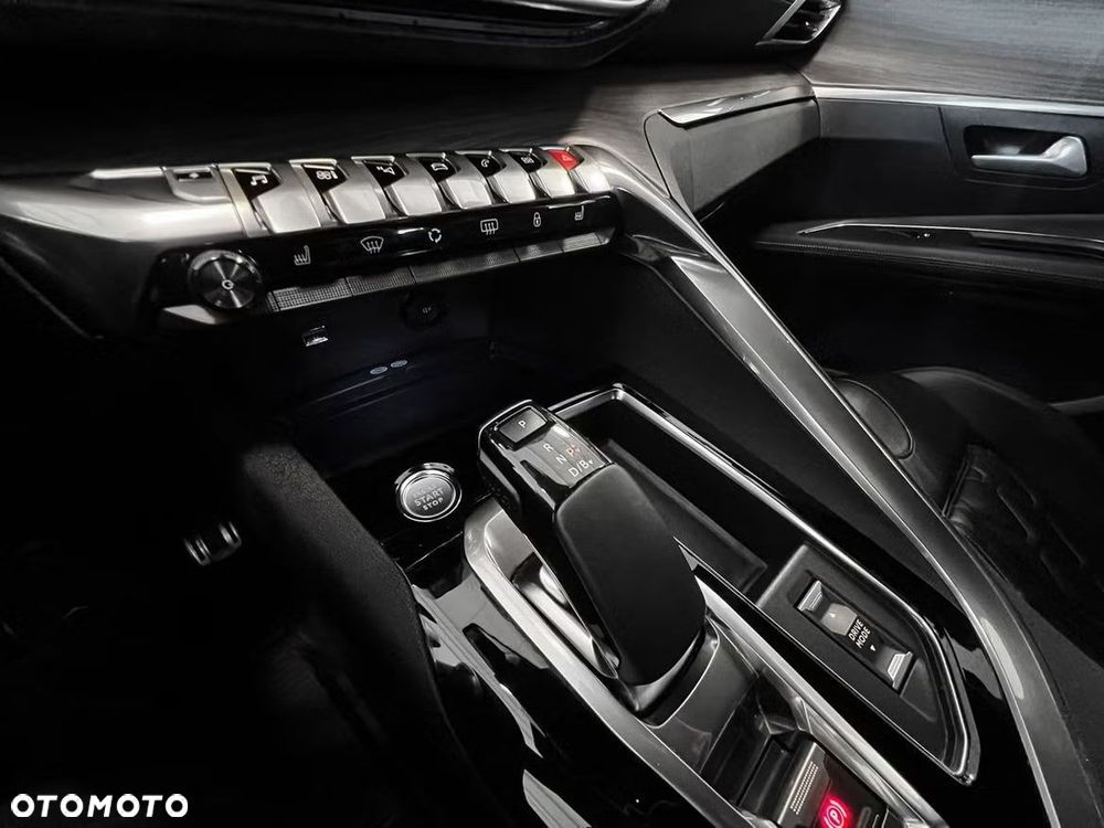 Peugeot 3008 1.6 PureTech Hybrid4 PHEV GT Pack S&S EAT8 - 28