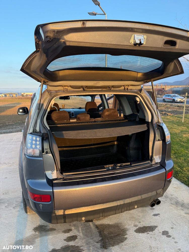 Mitsubishi Outlander 2.2 DI-D Instyle - 6