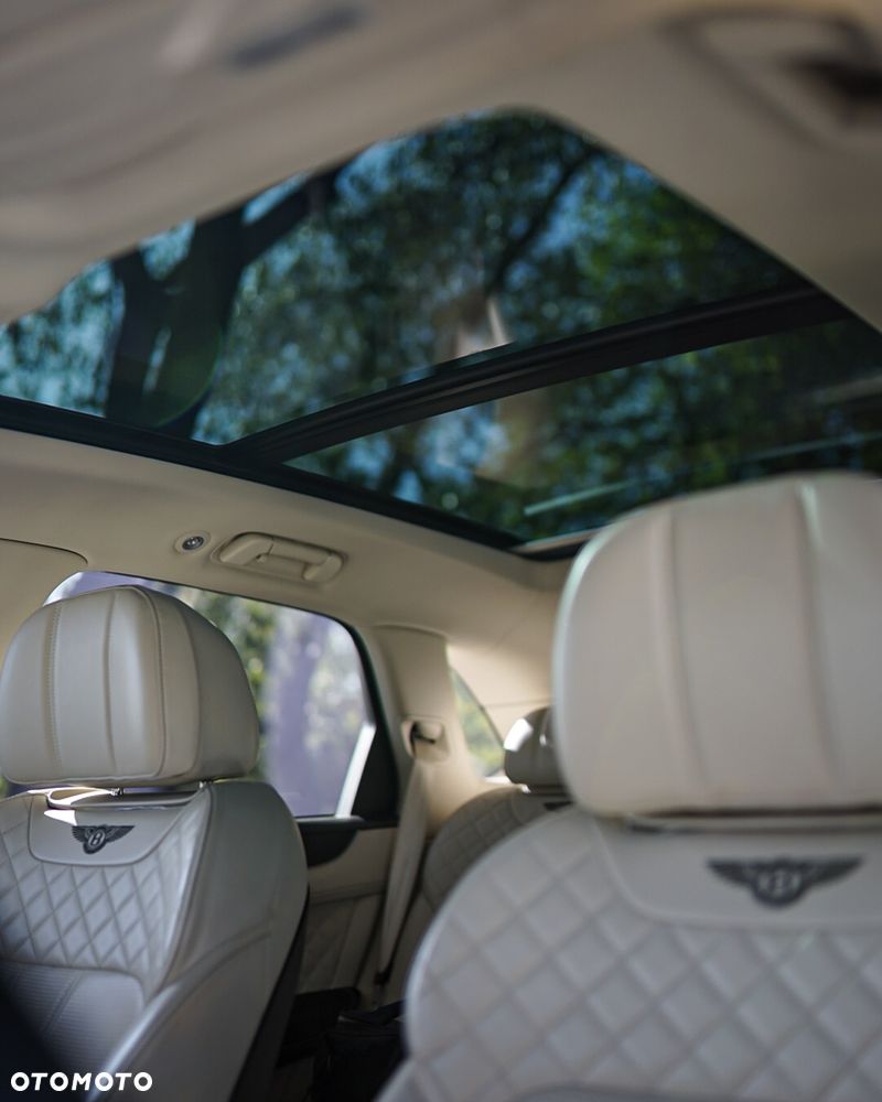Bentley Bentayga W12 Mulliner - 36