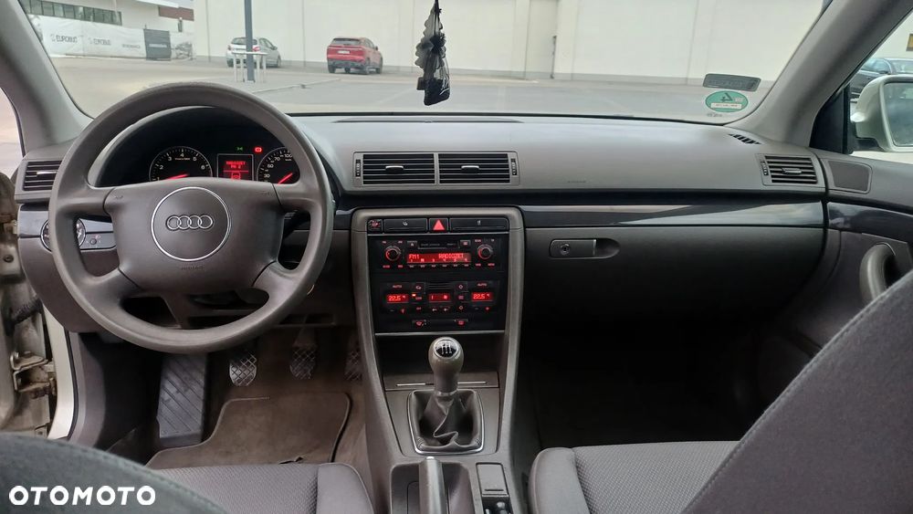 Audi A4 Limousine - 27