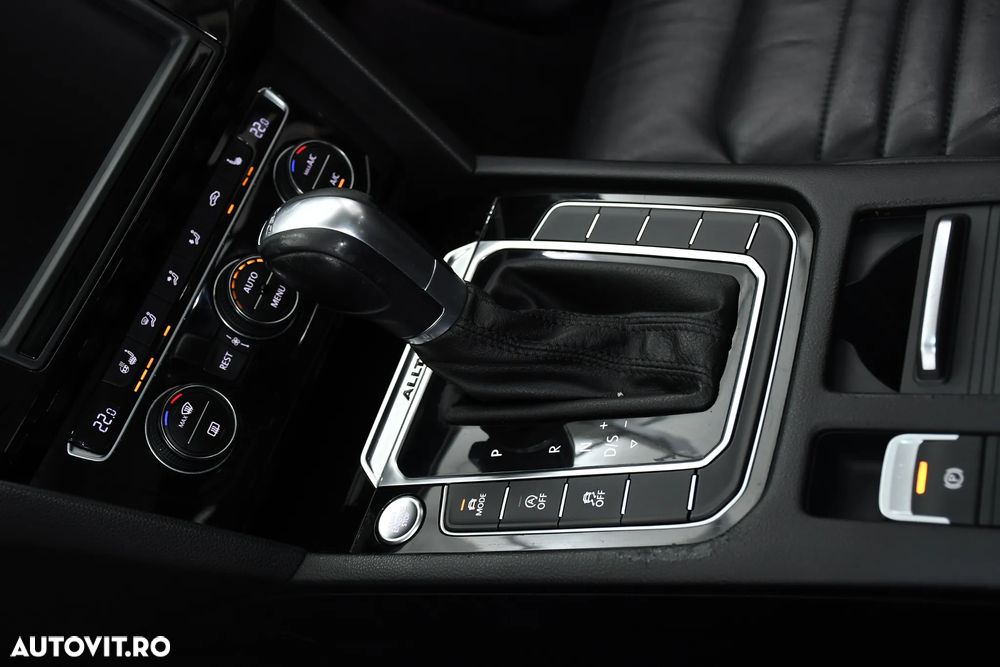 Volkswagen Passat Alltrack 2.0 TDI DSG 4Motion - 16