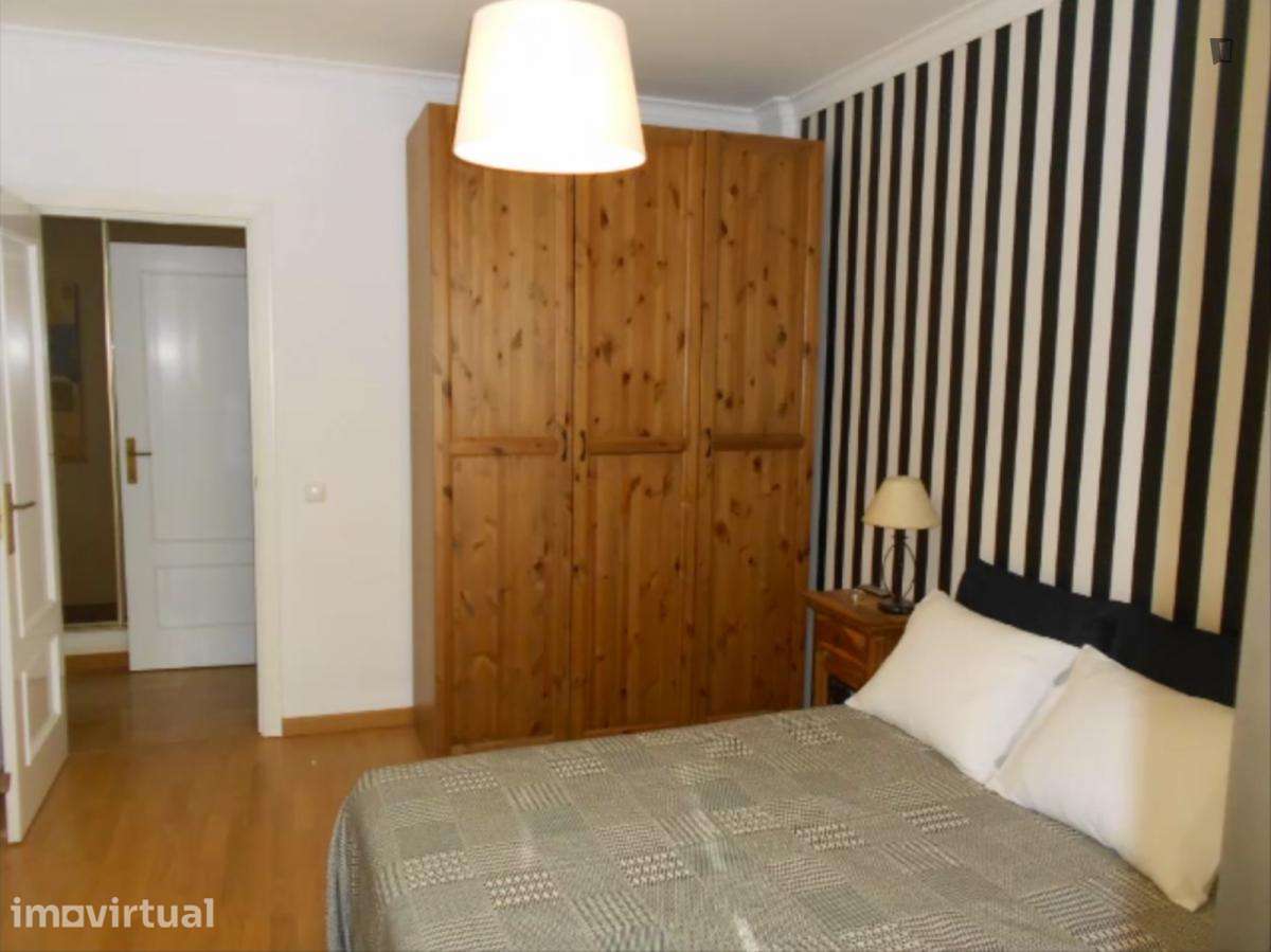 Quarto - localizado em Carcavelos Lisbon - Grande imagem: 5/16