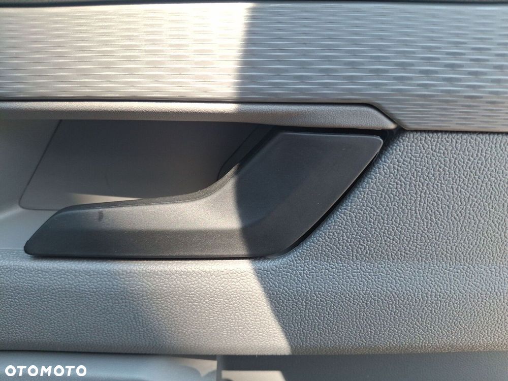 Volkswagen Transporter Furgon 2.0 TDI 150 KM manual - 35