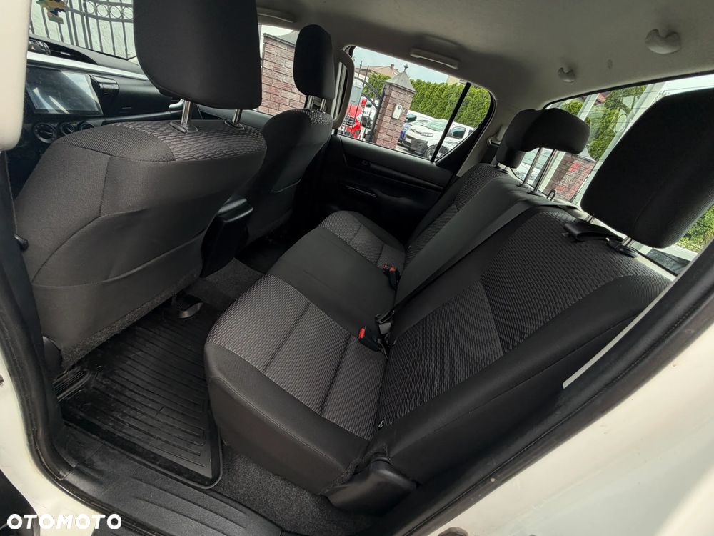 Toyota Hilux 2.4 D-4D Double Cab DLX 4x4 - 33