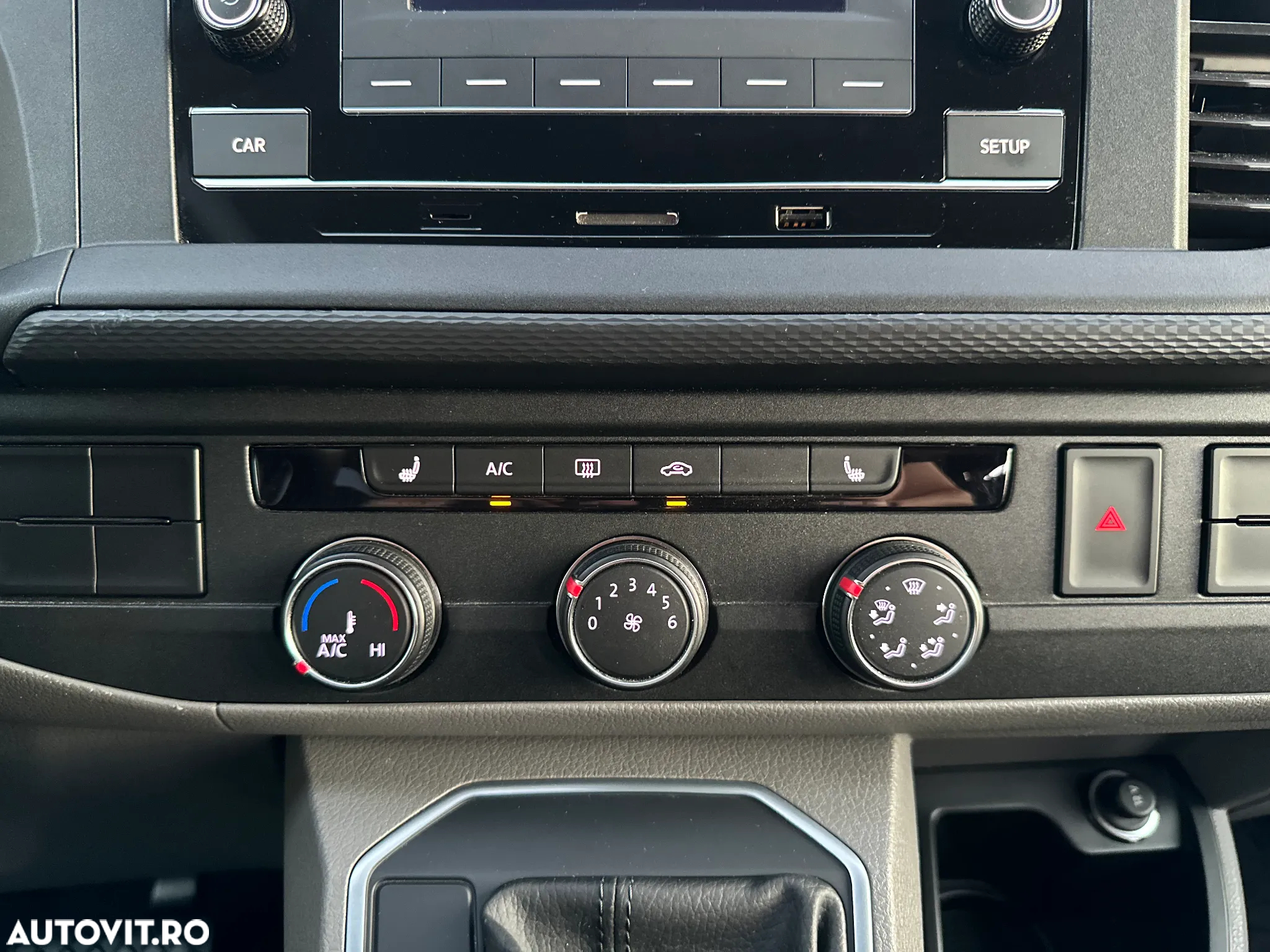 Volkswagen Caravelle - 26