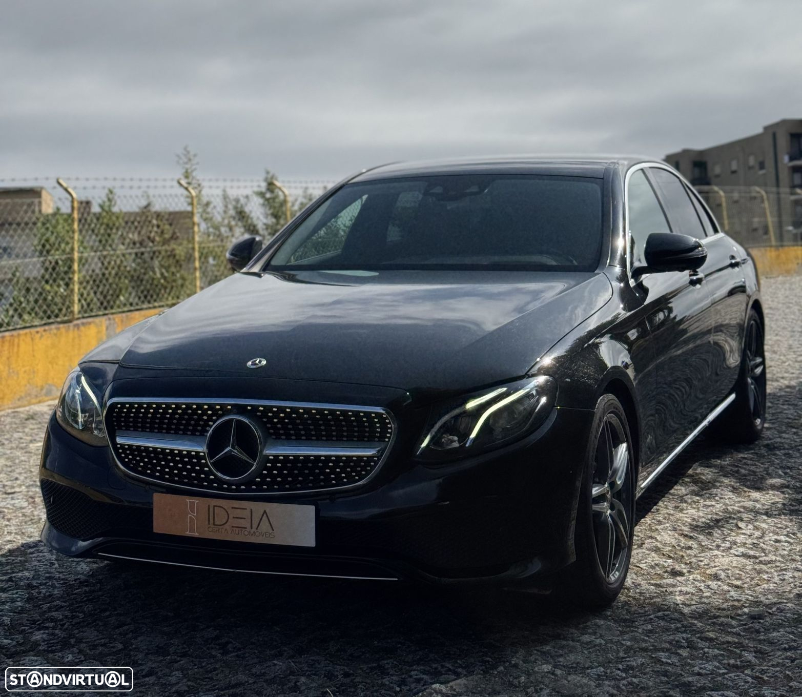 Mercedes-Benz E 220 d Exclusive Line - 3