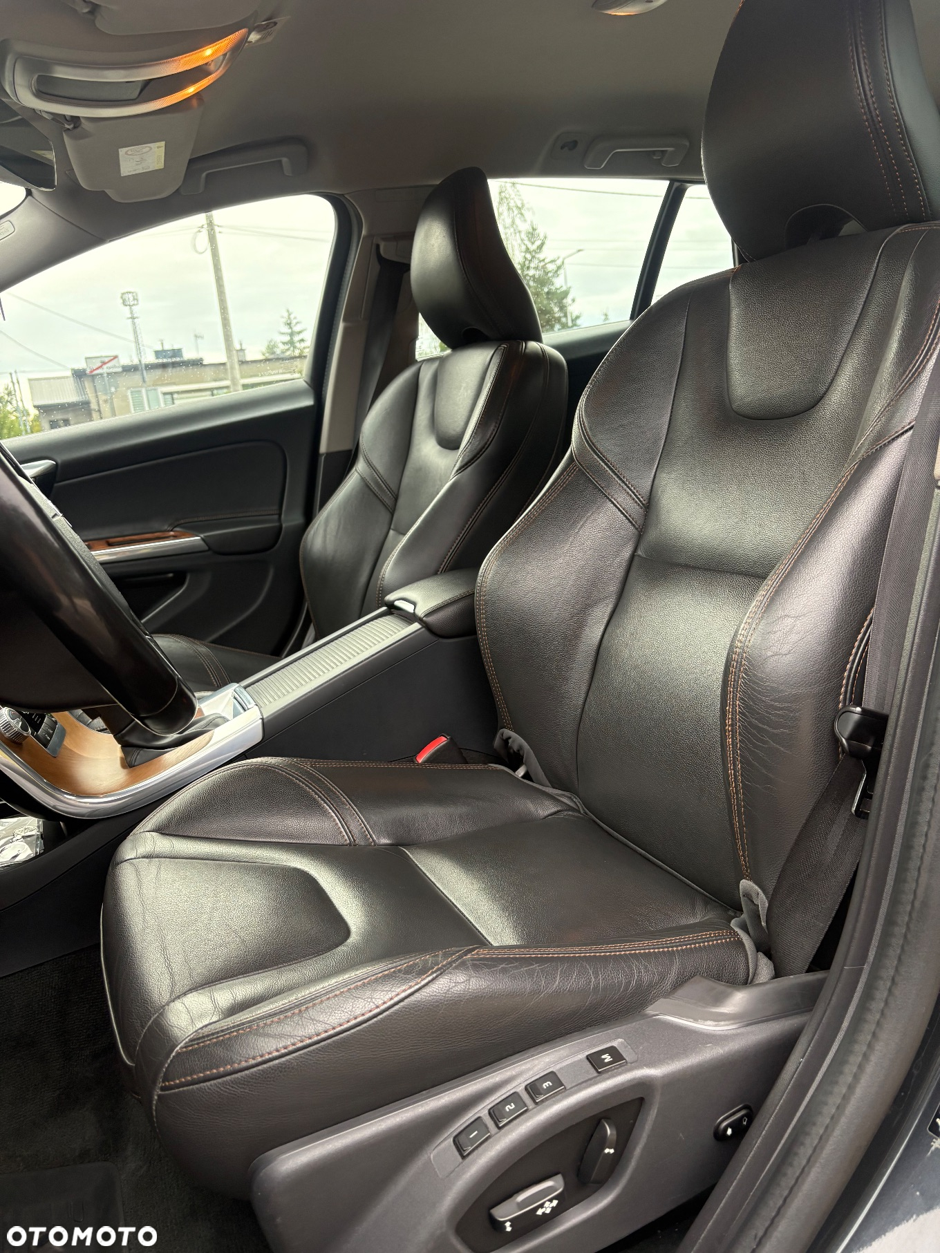 Volvo V60 Cross Country D4 Drive-E Momentum - 11