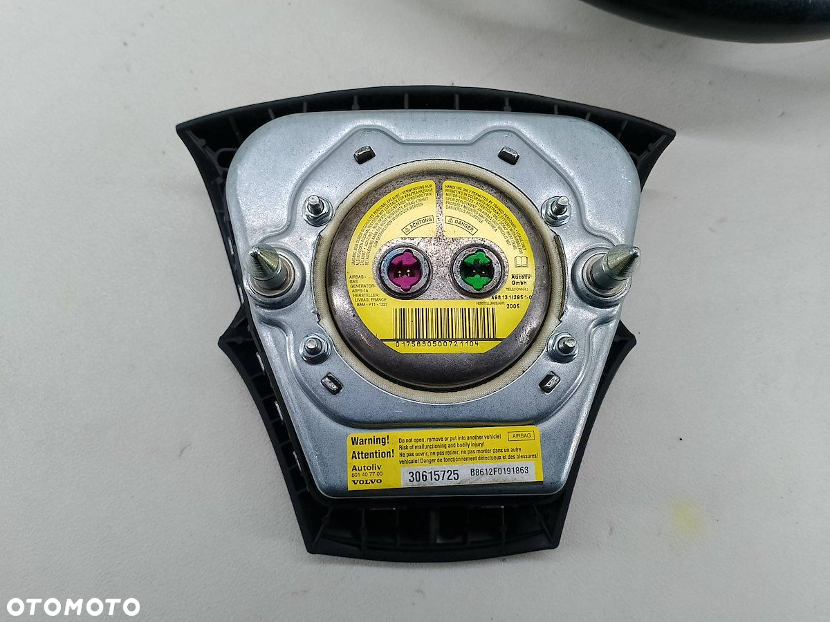 KIEROWNICA Z PODUSZKĄ VOLVO V50 PV55160060  8687335  30615725 - 8