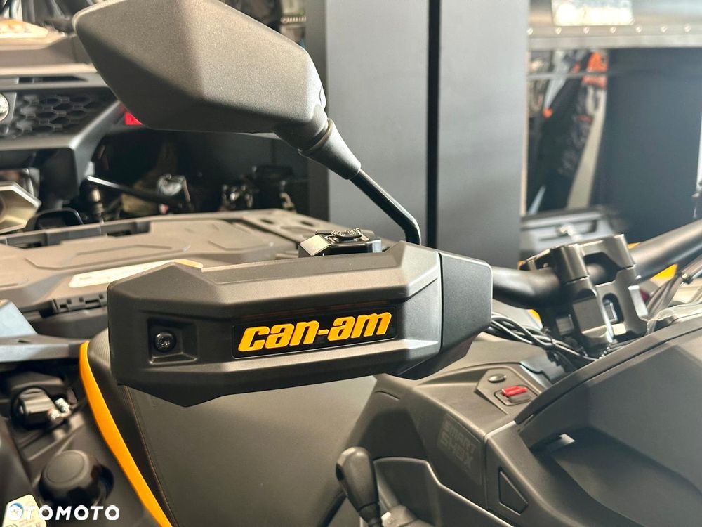 Can-Am Maverick - 11