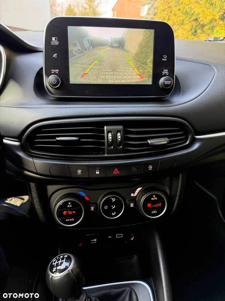 Fiat Tipo 1.4 T-Jet Lounge - 24