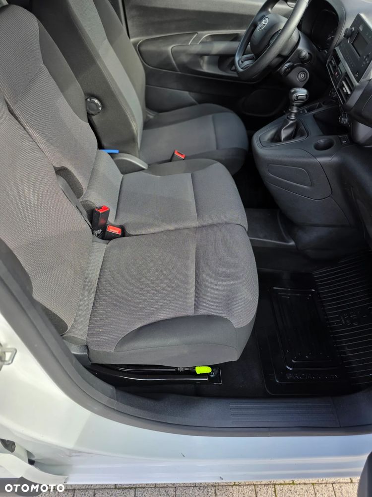Toyota Proace City 1.2 D-4T 110KM  3 OSOBOWA Furgon Blaszak BEZWYPADKOWA z Polskiego Salonu I Pierwszy i Jedyny Właściciel I Stan auta "jak NOWE" I Pełna Faktura Vat 23% - 20
