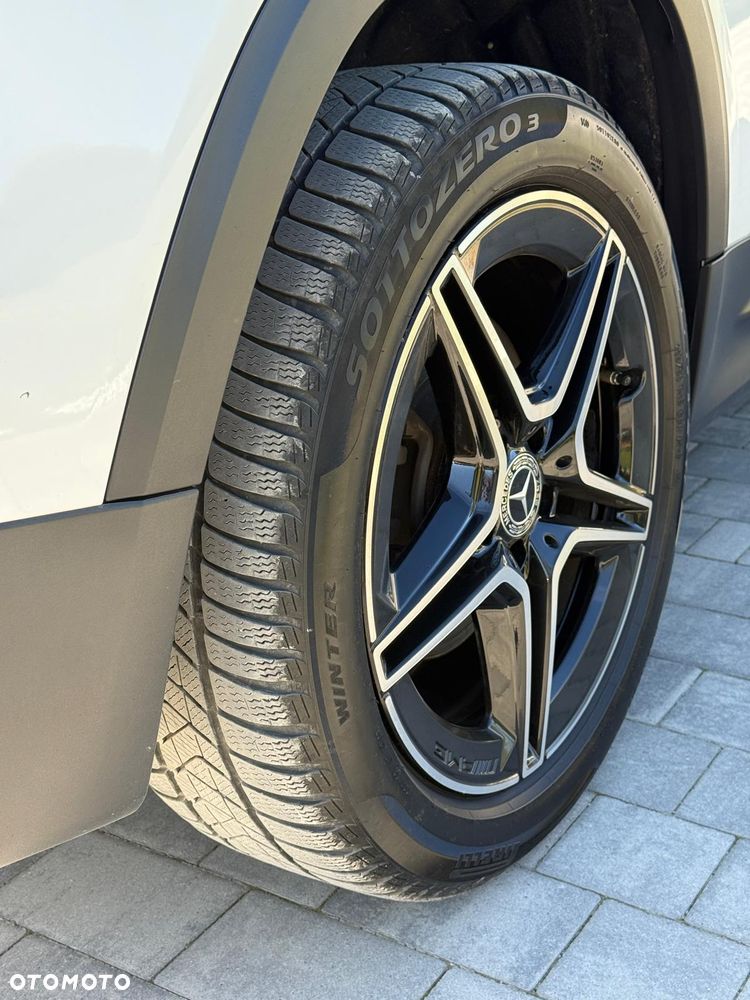 Mercedes-Benz GLB - 14