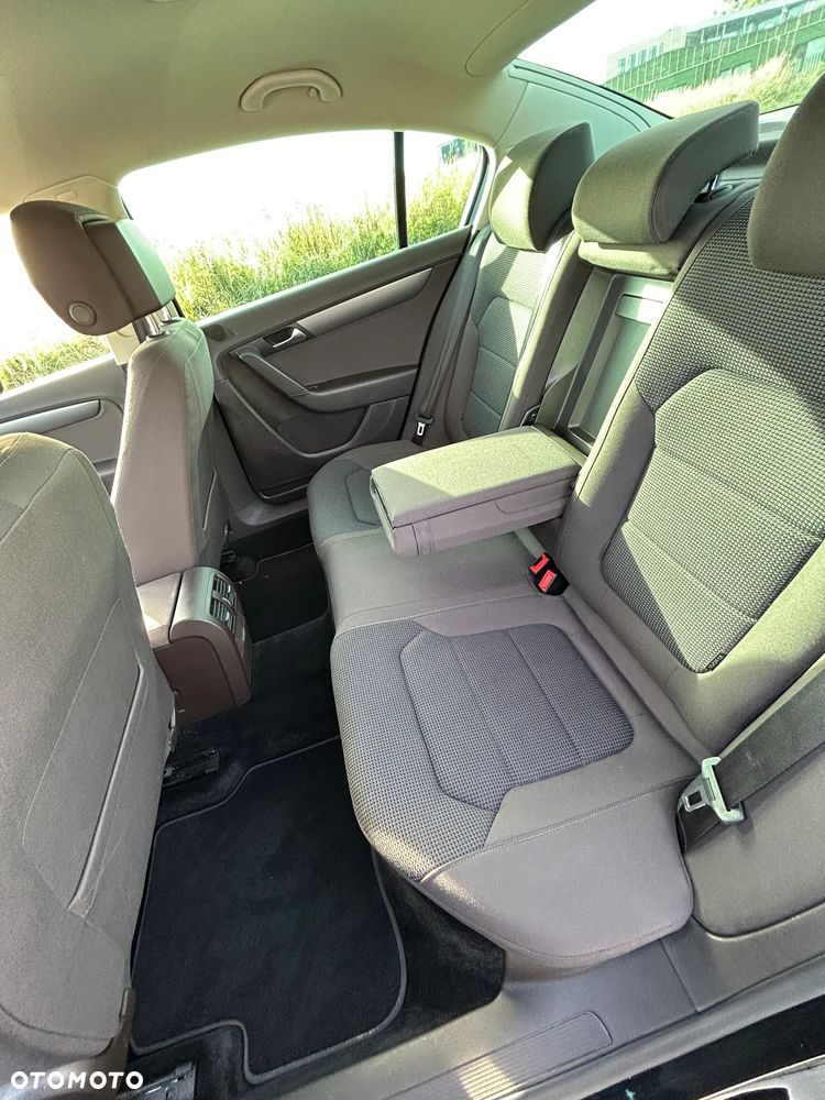 Volkswagen Passat 2.0 TDI Comfortline DSG - 17