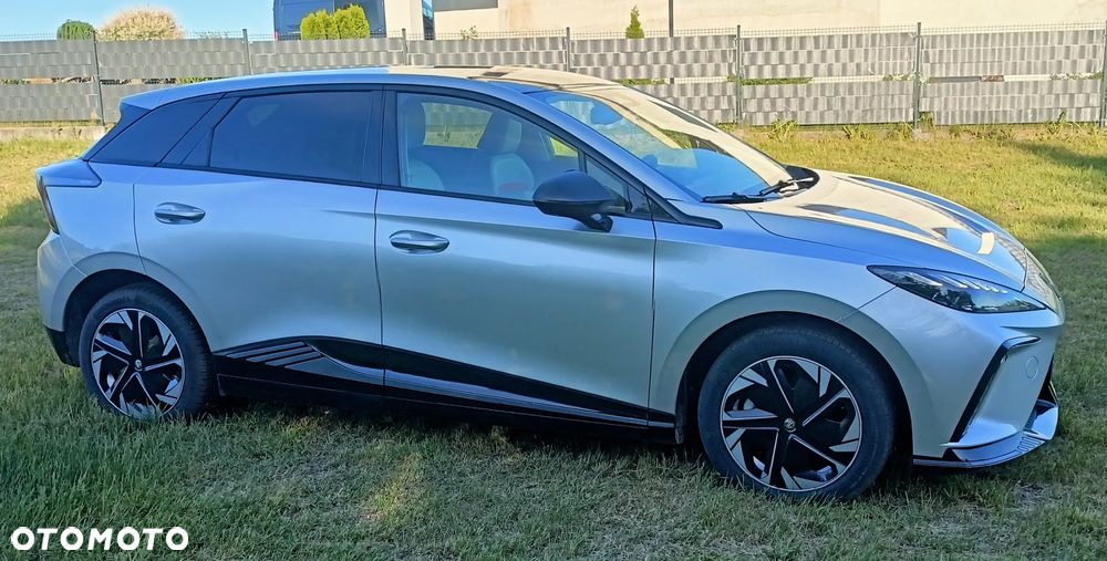 MG 4 Luxury 64 kWh - 15