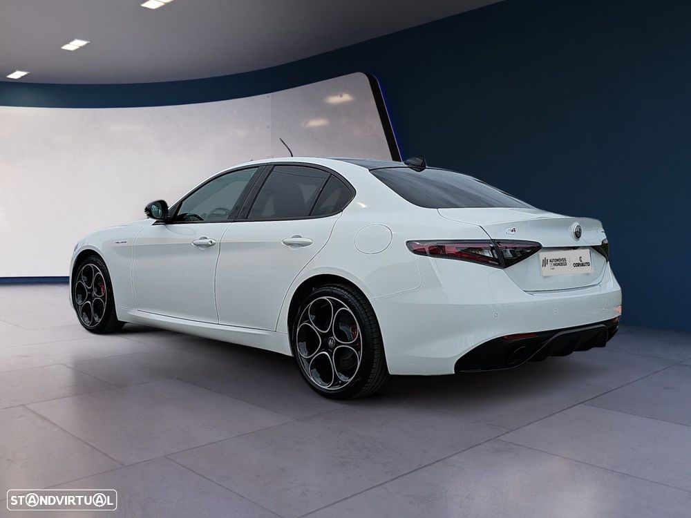 Alfa Romeo Giulia - 8