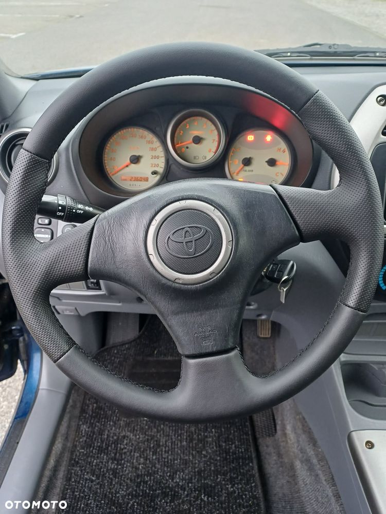 Toyota RAV4 2.0 VVT-i 4x4 - 14