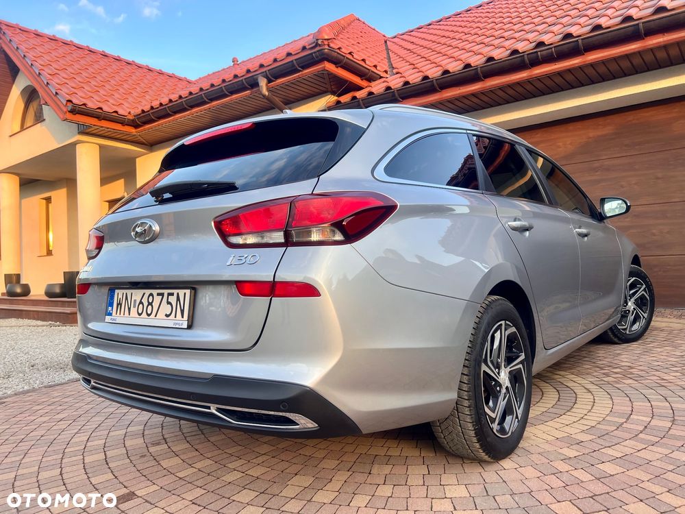 Hyundai i30 1.6 D Comfort - 26