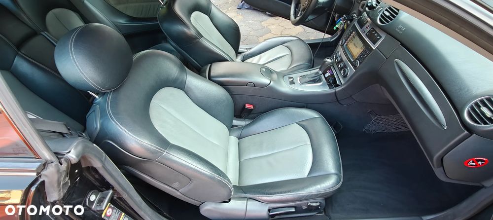 Mercedes-Benz CLK - 24