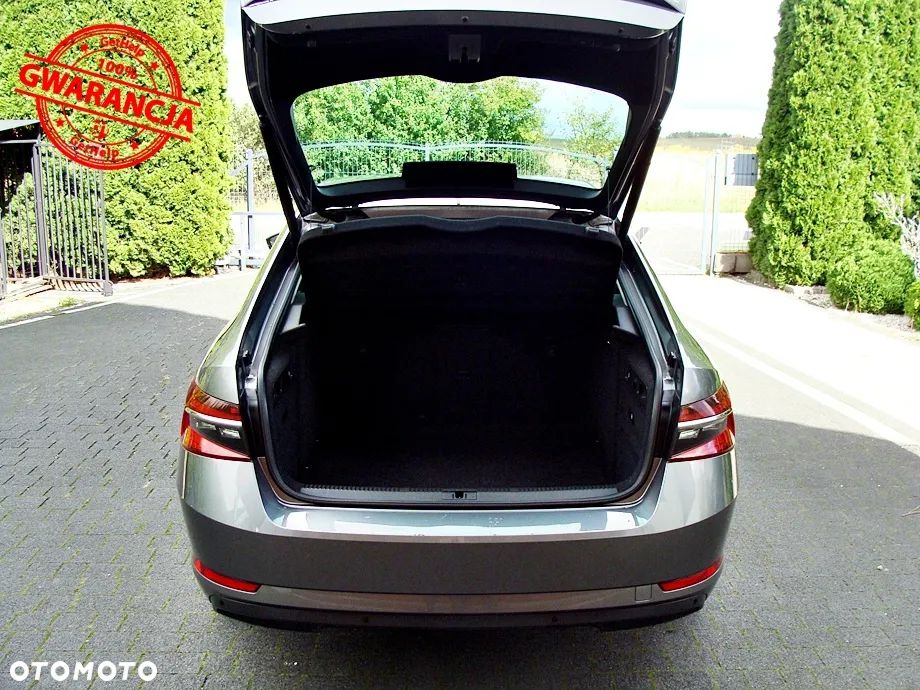 Skoda Superb 2.0 TDI DSG Premium Edition - 29