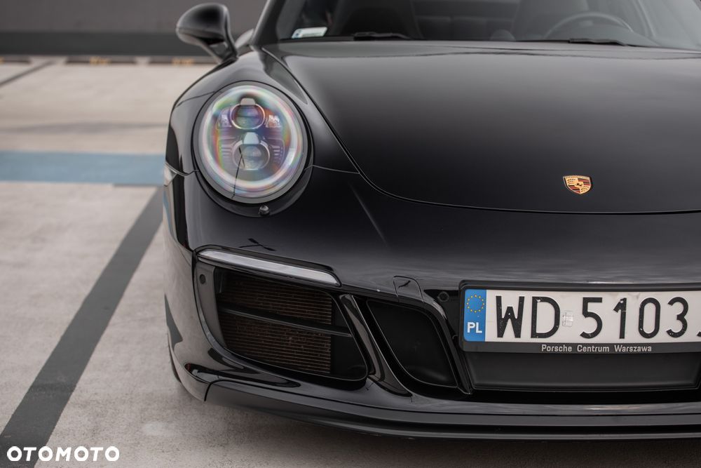 Porsche 911 Carrera GTS PDK - 4