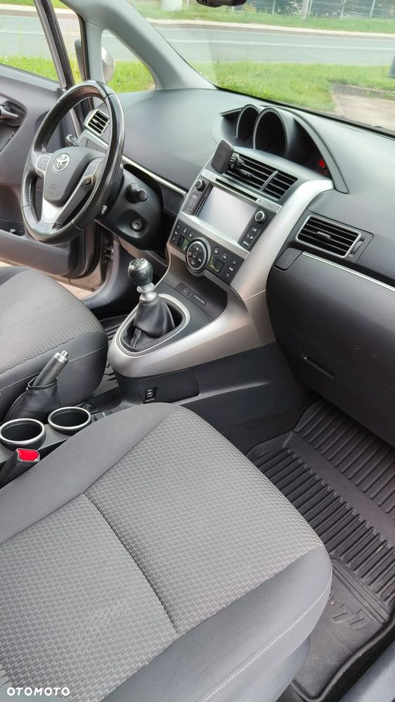 Toyota Verso 1.6 D-4D Active 7os - 11