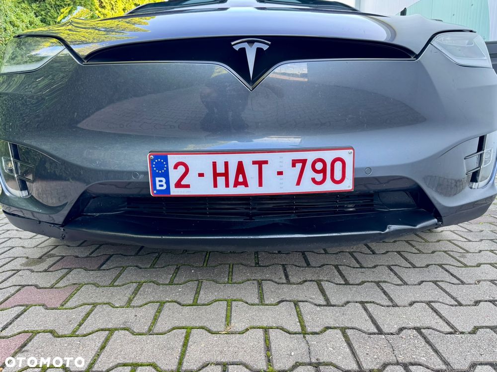 Tesla Model X - 30
