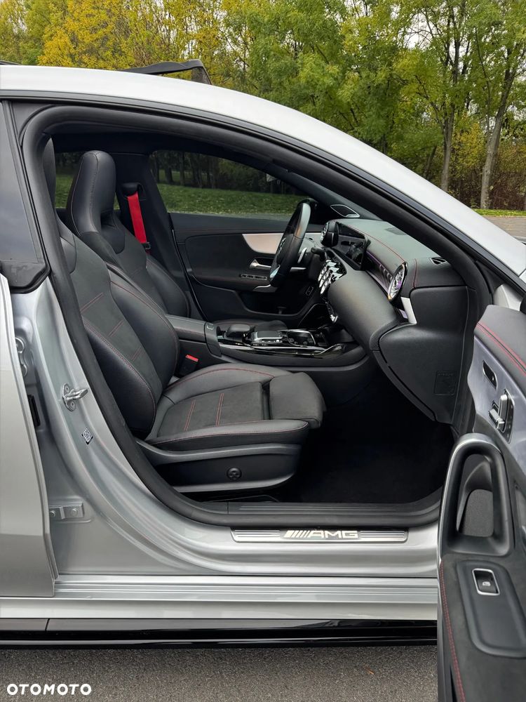 Mercedes-Benz CLA AMG 35 4Matic AMG Speedshift 7G-DCT - 20