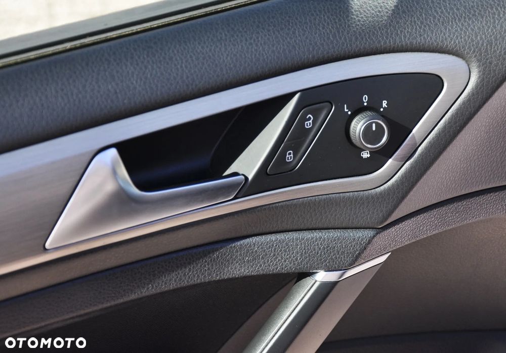 Volkswagen Golf 1.4 TSI BMT Comfortline - 24