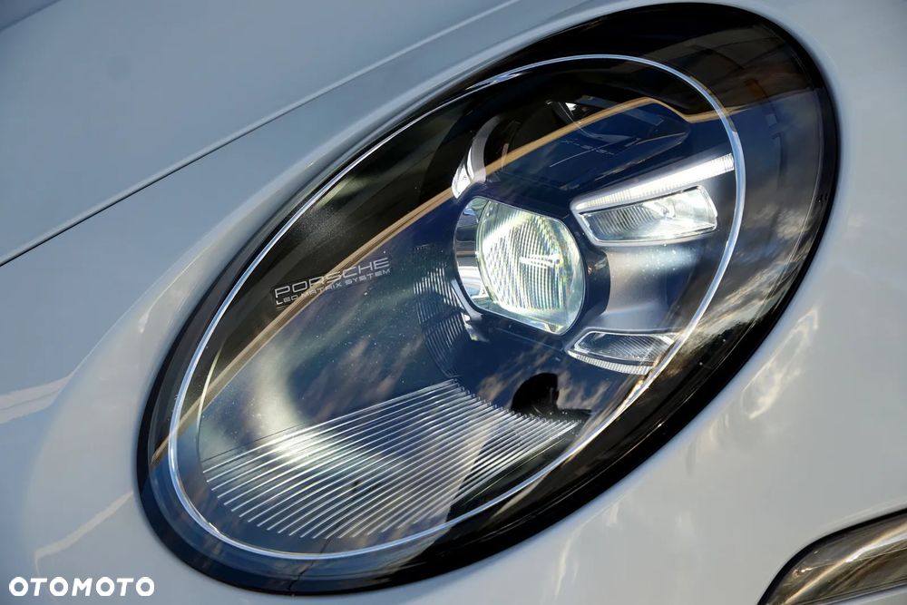 Porsche 911 Carrera 4S - 12