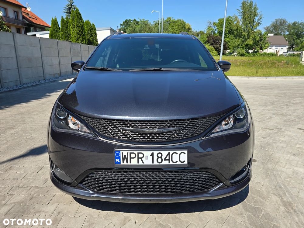 Chrysler Pacifica - 9