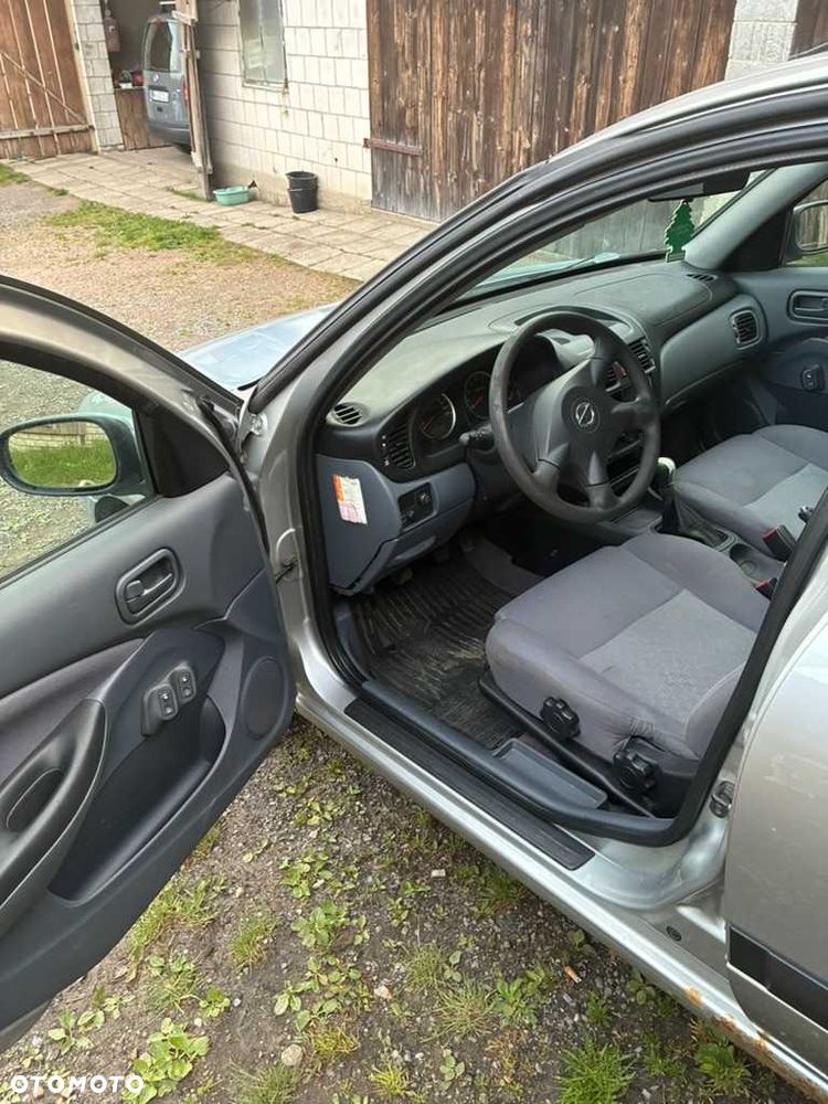 Nissan Almera - 7